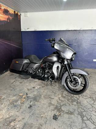 HARLEY-DAVIDSON STREET GLIDE SPECIAL 
